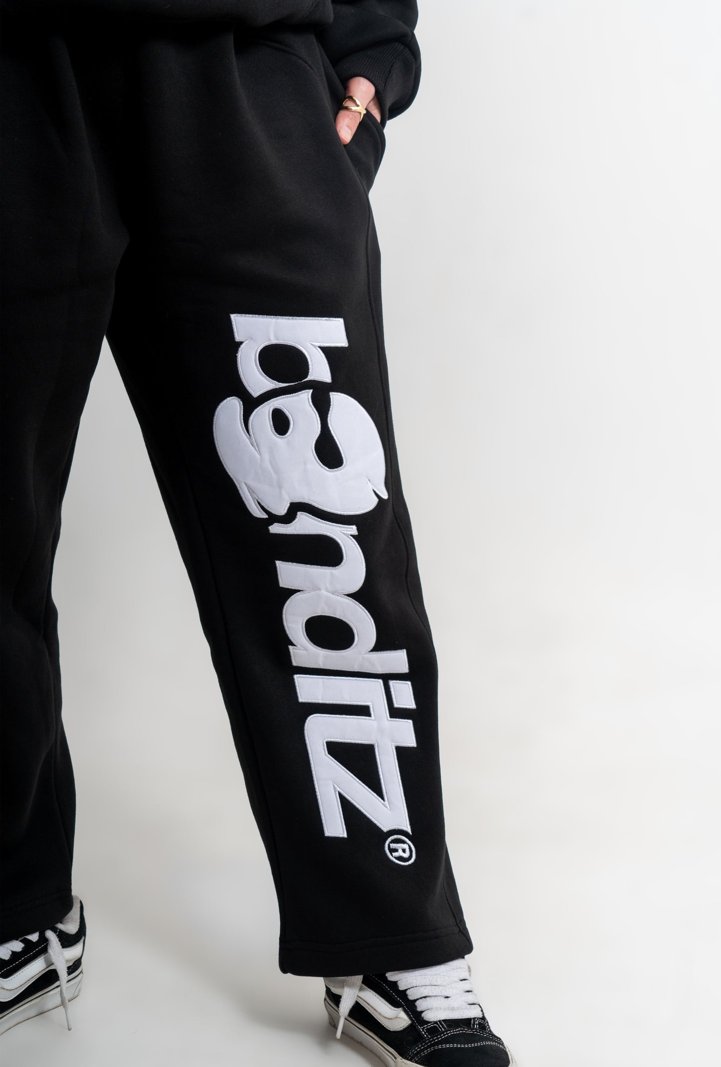BANDITZ ® BLACK SWEATSUIT