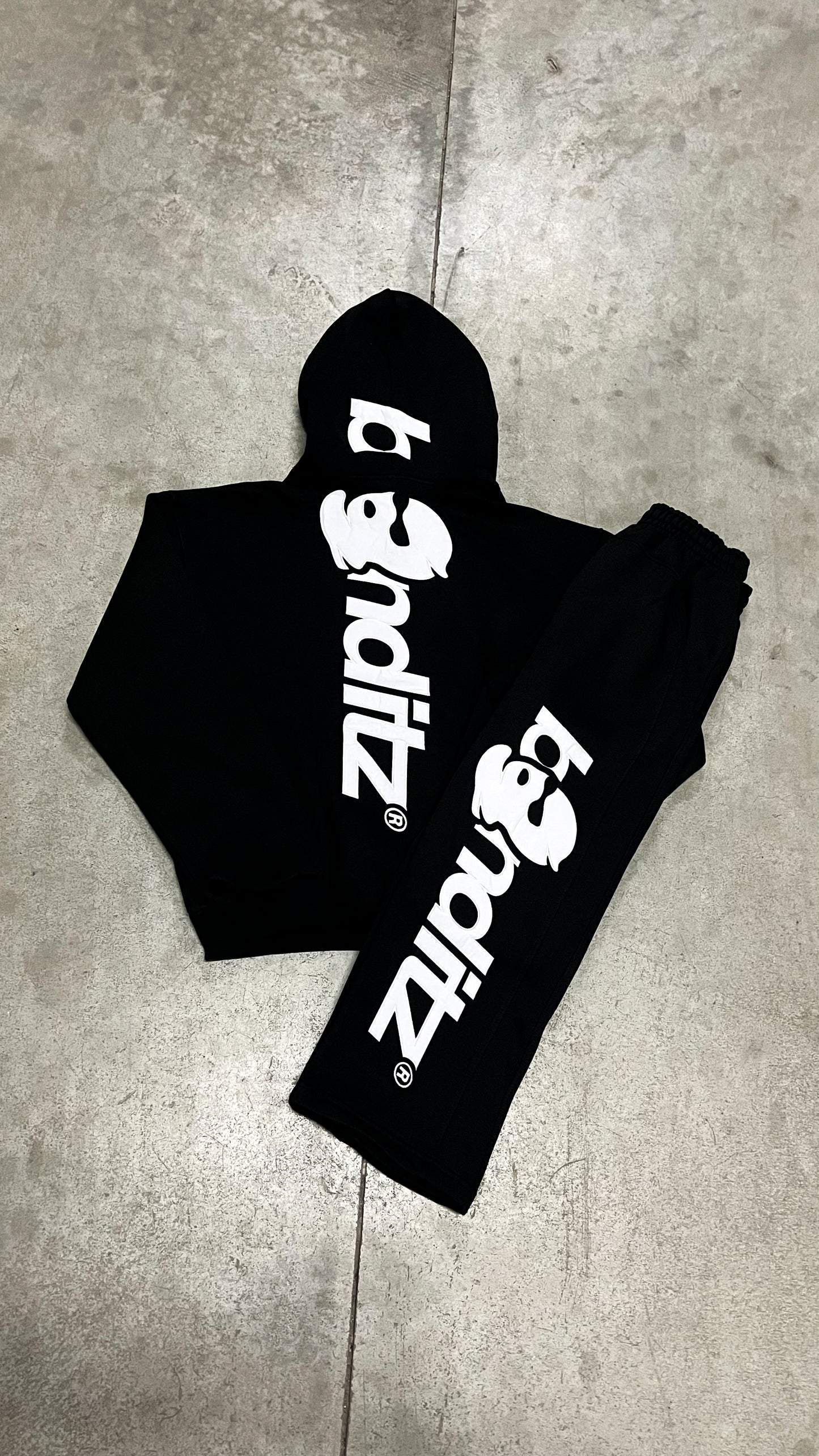 BANDITZ ® BLACK SWEATSUIT